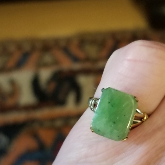 Jade ring - Picture 2 of 5
